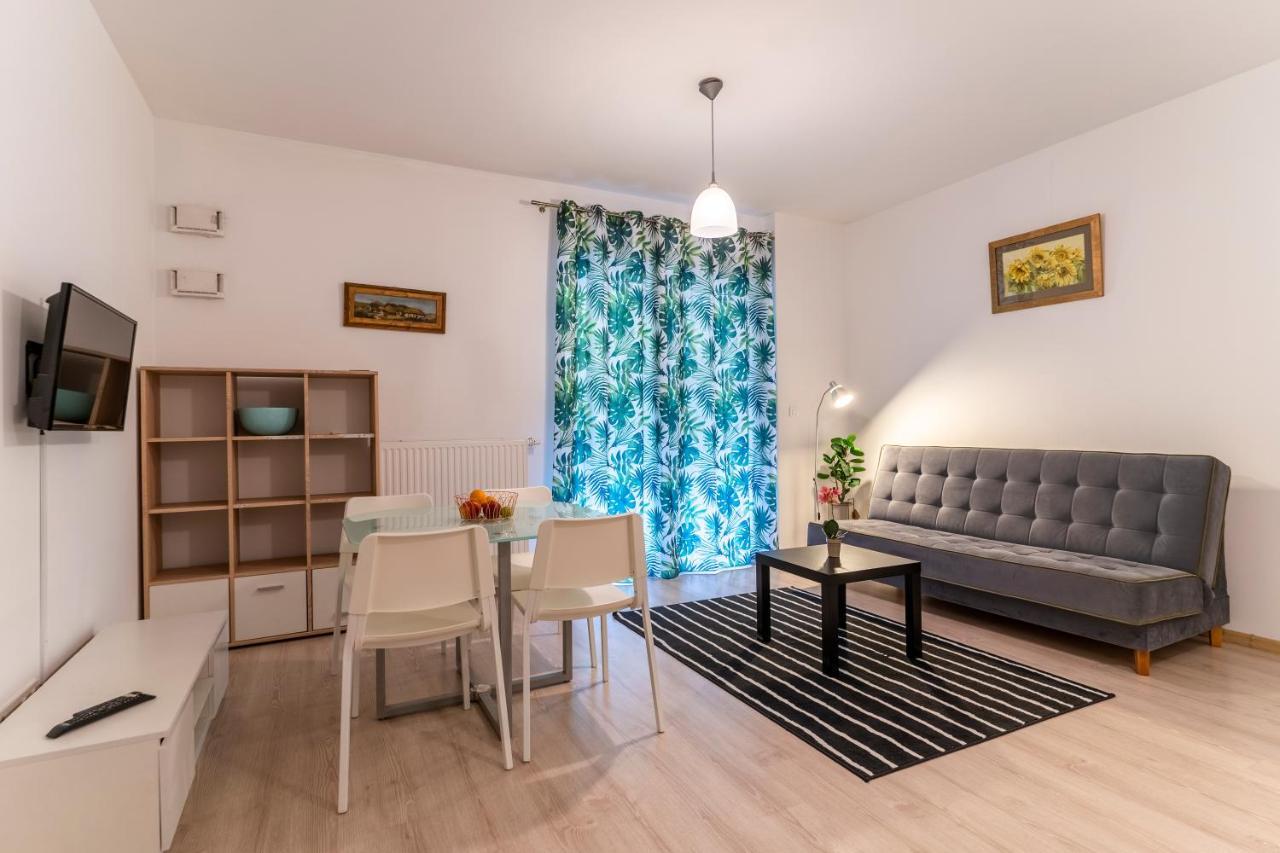 First - Green Zoliborz Apartment 6 Varsó Kültér fotó