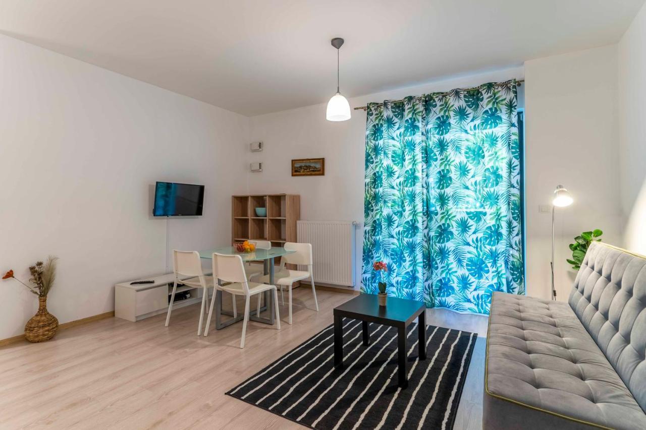 First - Green Zoliborz Apartment 6 Varsó Kültér fotó